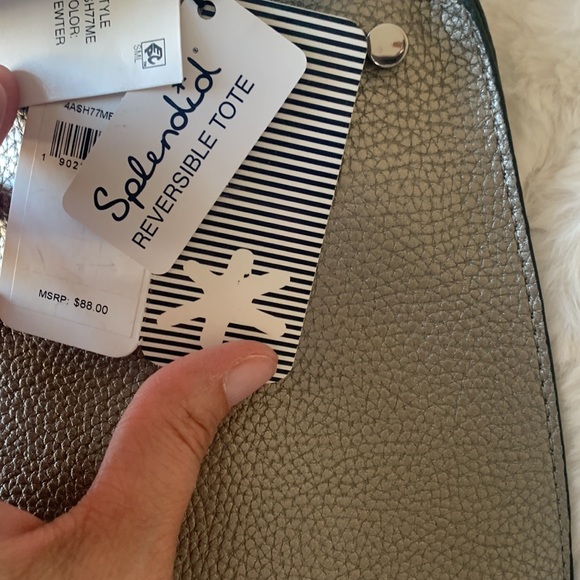 NWT Splendid Reversible Tote Pewter/blue& white inside magnetic closure - Picture 7 of 8